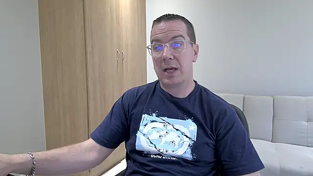 BrettJ81 online show from February 1, 2026, 2:48 pm