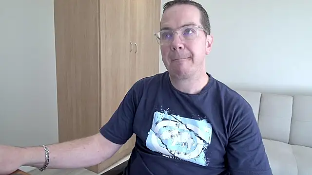 BrettJ81 online show from May 9, 2026, 12:10 pm