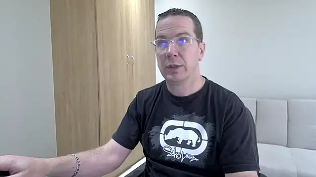 BrettJ81 online show from May 15, 2026, 2:24 pm