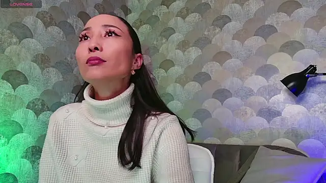 1reisatumi  online show from October 26, 2025, 1:28 pm