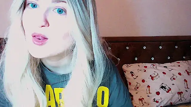 Sara4uu online show from October 16, 2025, 11:39 pm