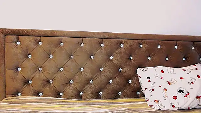 Sara4uu online show from November 2, 2025, 7:22 am