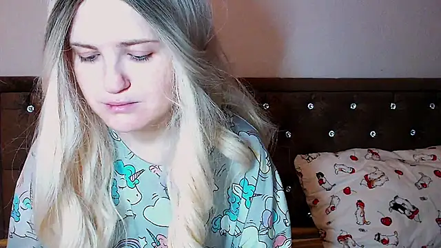 Sara4uu online show from November 9, 2025, 12:31 am