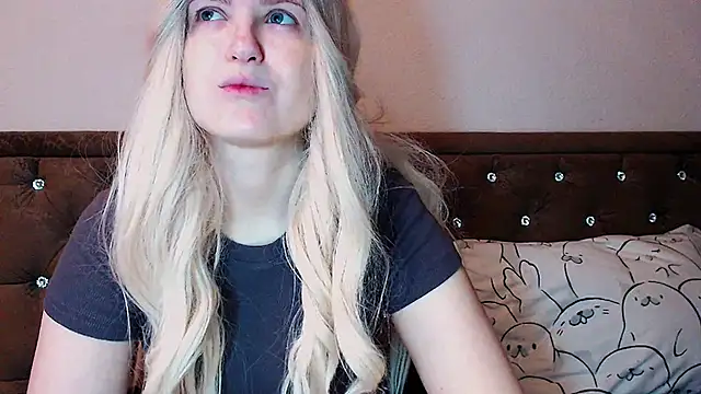 Sara4uu online show from November 23, 2025, 12:32 am