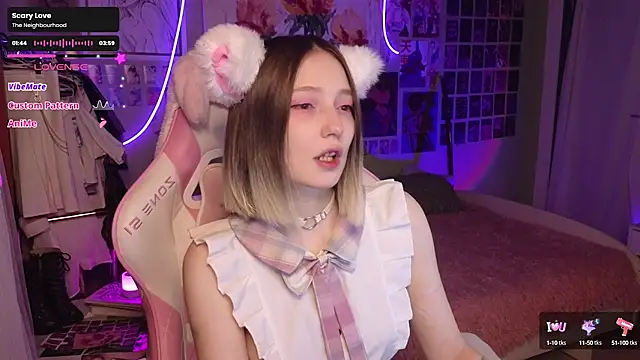 Snapshot of Evie_Ro chatting on October 2, 2025, 9:11 pm Evie Ro online show from October 2, 2025, 9:11 pm