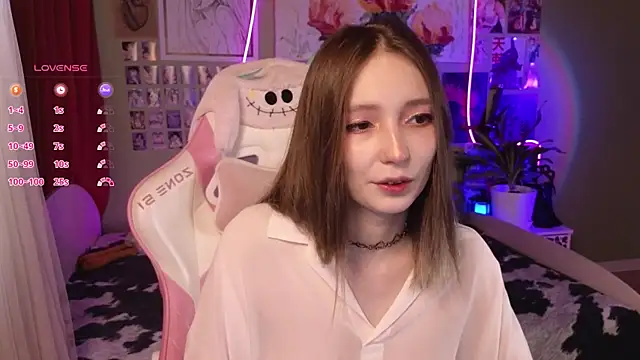 Evie Ro online show from May 1, 2026, 1:43 am