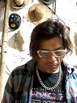 Snapshot of kvr27 chatting on October 1, 2025, 12:05 am kvr27 online show from October 1, 2025, 12:05 am