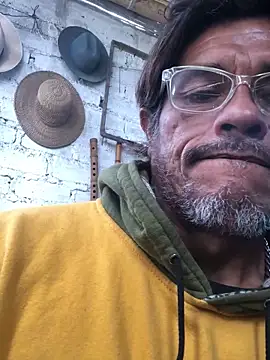 Snapshot of kvr27 chatting on October 13, 2025, 4:07 pm kvr27 online show from October 13, 2025, 4:07 pm