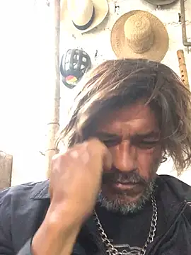 Snapshot of kvr27 chatting on October 31, 2025, 11:44 am kvr27 online show from October 31, 2025, 11:44 am