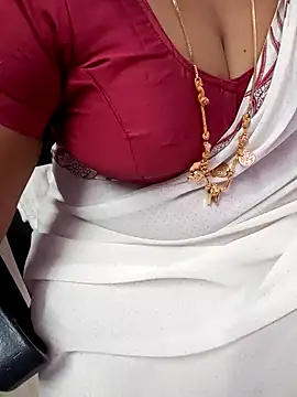 Snapshot of Tamil_Rathi chatting on January 14, 2025, 11:58 pm Tamil Rathi online show from January 14, 2025, 11:58 pm