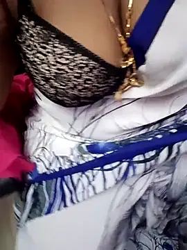 Snapshot of Tamil_Rathi chatting on February 19, 2025, 7:38 pm Tamil Rathi online show from February 19, 2025, 7:38 pm