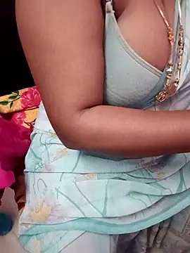 Snapshot of Tamil_Rathi chatting on February 24, 2025, 2:40 am Tamil Rathi online show from February 24, 2025, 2:40 am
