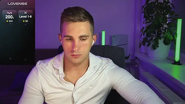 Sweeet  boy online show from September 12, 2025, 1:33 pm