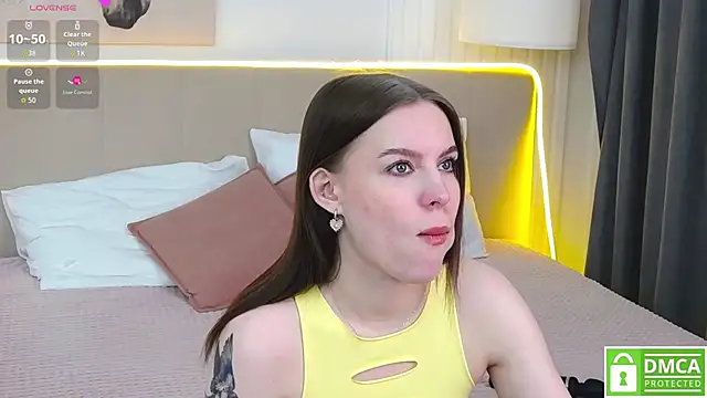 AmaliaBell online show from October 10, 2025, 1:10 pm