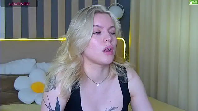 Snapshot of AmaliaBell chatting on July 3, 2026, 1:06 pm AmaliaBell online show from July 3, 2026, 1:06 pm