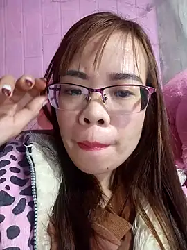   Mai-love19   online show from February 3, 2025, 2:24 pm