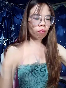   Mai-love19   online show from May 8, 2026, 11:10 pm