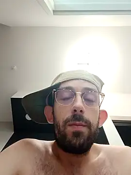 Snapshot of afTerparTycloudz chatting on October 17, 2025, 11:02 am afTerparTycloudz online show from October 17, 2025, 11:02 am