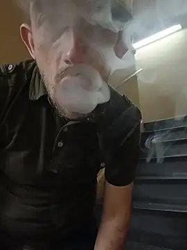 Snapshot of afTerparTycloudz chatting on October 29, 2025, 11:12 am afTerparTycloudz online show from October 29, 2025, 11:12 am