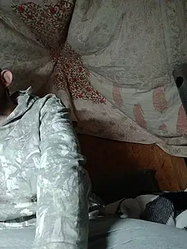 Snapshot of afTerparTycloudz chatting on December 17, 2025, 10:16 pm afTerparTycloudz online show from December 17, 2025, 10:16 pm