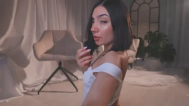 AmyArmstrong online show from February 4, 2026, 12:16 am