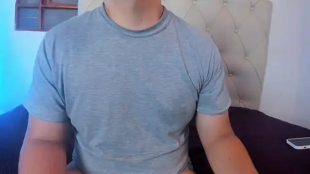 Snapshot of oliver_price1 chatting on June 13, 2026, 11:19 am oliver price1 online show from June 13, 2026, 11:19 am