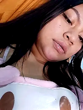 Snapshot of Candy_chloee chatting on October 7, 2025, 1:36 am Candy chloee online show from October 7, 2025, 1:36 am