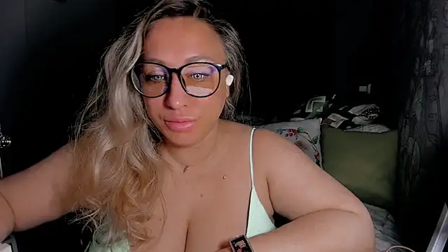 CumOnMy Tits online show from May 6, 2026, 12:52 am