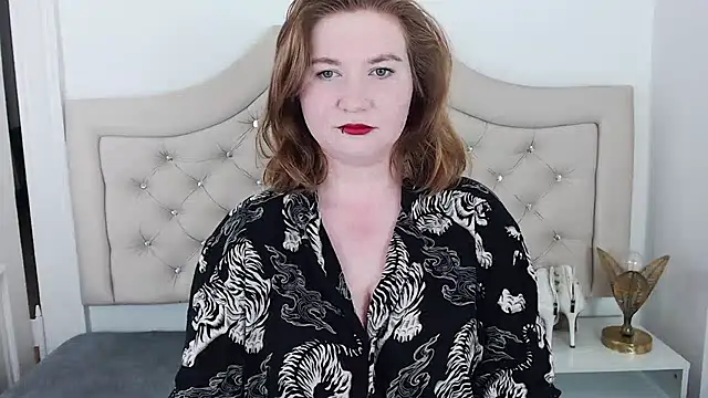 LaraDream online show from December 9, 2024, 6:46 pm
