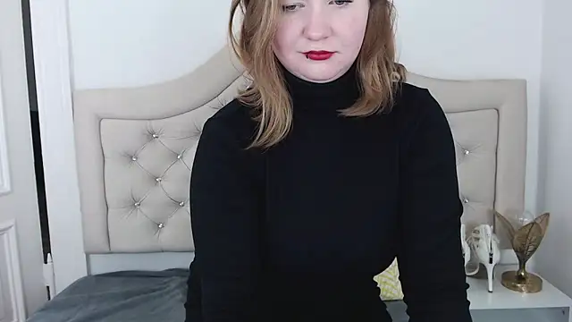 LaraDream online show from December 21, 2024, 3:47 am