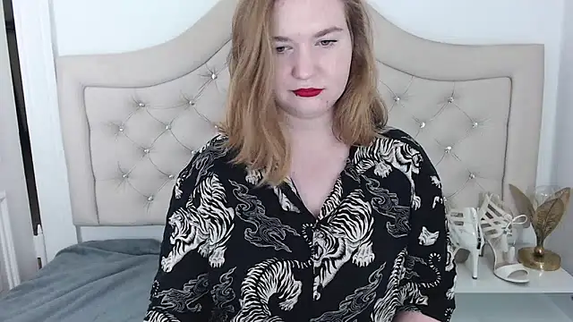 LaraDream online show from December 28, 2024, 8:36 pm