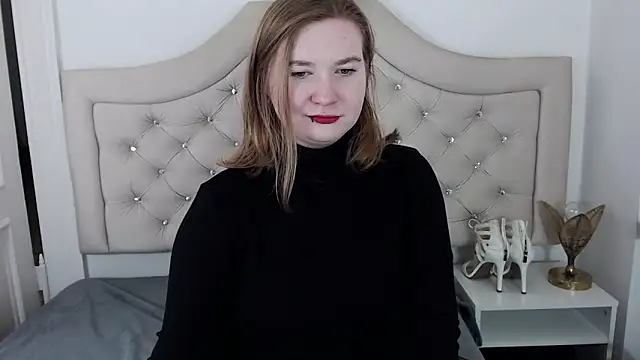 LaraDream online show from December 30, 2024, 10:45 pm