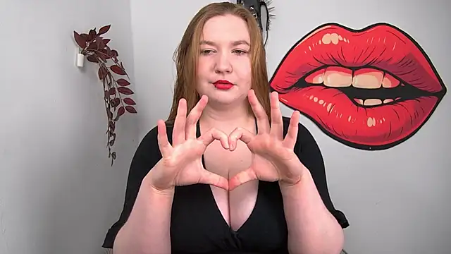 LaraDream online show from April 19, 2026, 2:27 pm
