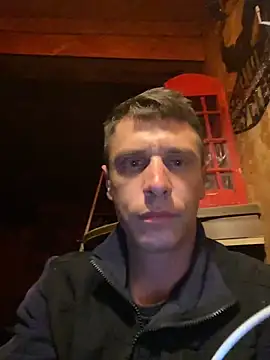 Snapshot of DillPie chatting on November 11, 2025, 7:52 am DillPie online show from November 11, 2025, 7:52 am