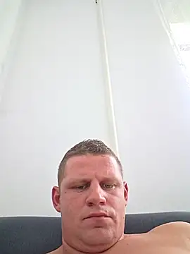 Snapshot of zagi3m23 chatting on August 6, 2026, 2:19 pm zagi3m23 online show from August 6, 2026, 2:19 pm