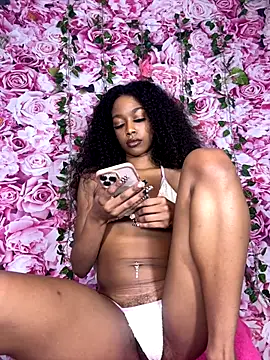 mismialove online show from October 4, 2025, 8:01 am