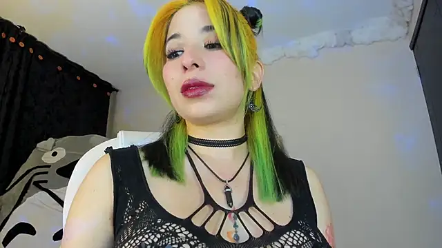 Snapshot of Laughing_Naty chatting on December 3, 2024, 5:09 am Laughing Naty online show from December 3, 2024, 5:09 am