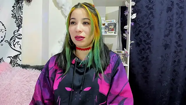 Snapshot of Laughing_Naty chatting on January 21, 2025, 12:57 am Laughing Naty online show from January 21, 2025, 12:57 am