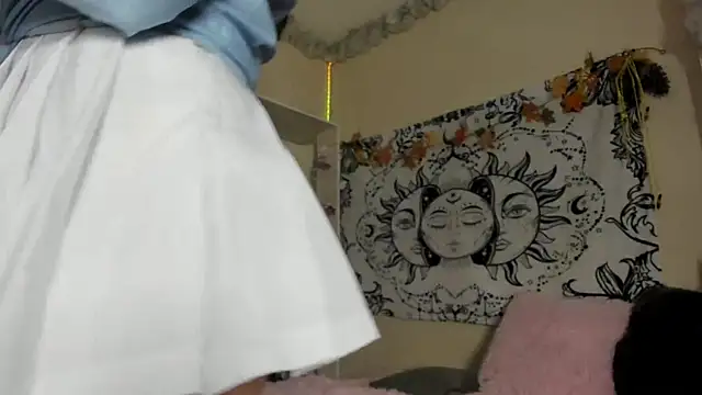 Laughing Naty online show from September 25, 2025, 12:47 am