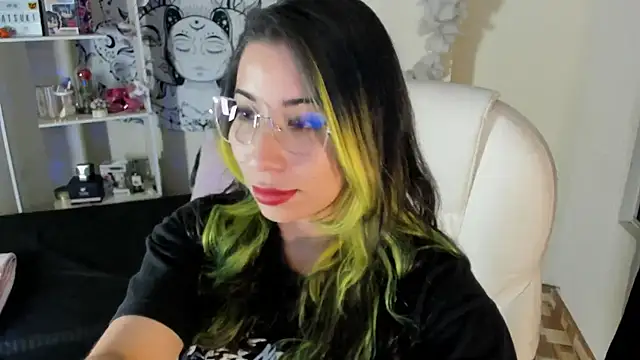 Laughing Naty online show from October 24, 2025, 1:57 am