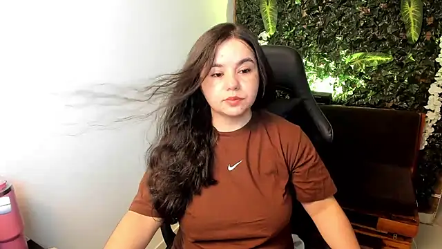 Snapshot of ainohacarter_89 chatting on March 18, 2025, 10:57 am ainohacarter 89 online show from March 18, 2025, 10:57 am