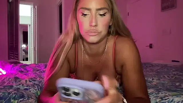 Fitnessbabe69 online show from September 30, 2025, 9:36 am