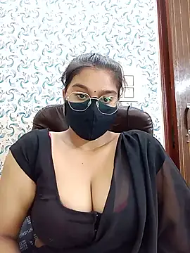 Snapshot of Jasmine_jaaan chatting on June 18, 2026, 4:35 am Jasmine jaaan online show from June 18, 2026, 4:35 am